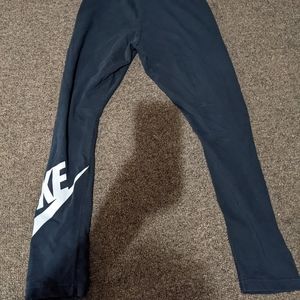 Bundle of 2 Nike leggings